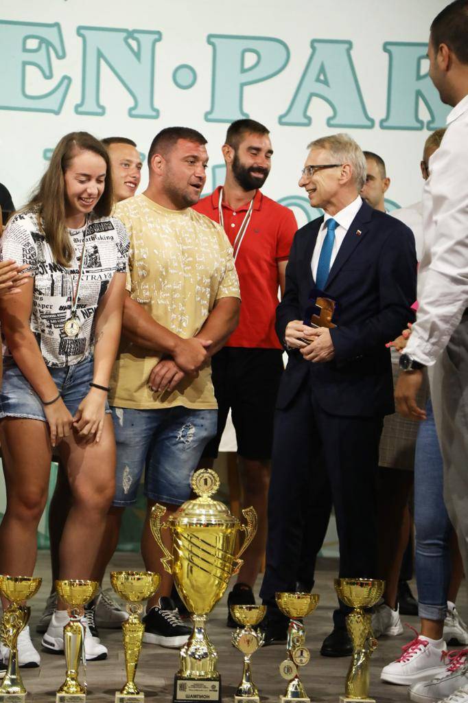  Министър-председателят акад. Николай Денков на Националните летни студентски игри в Китен 